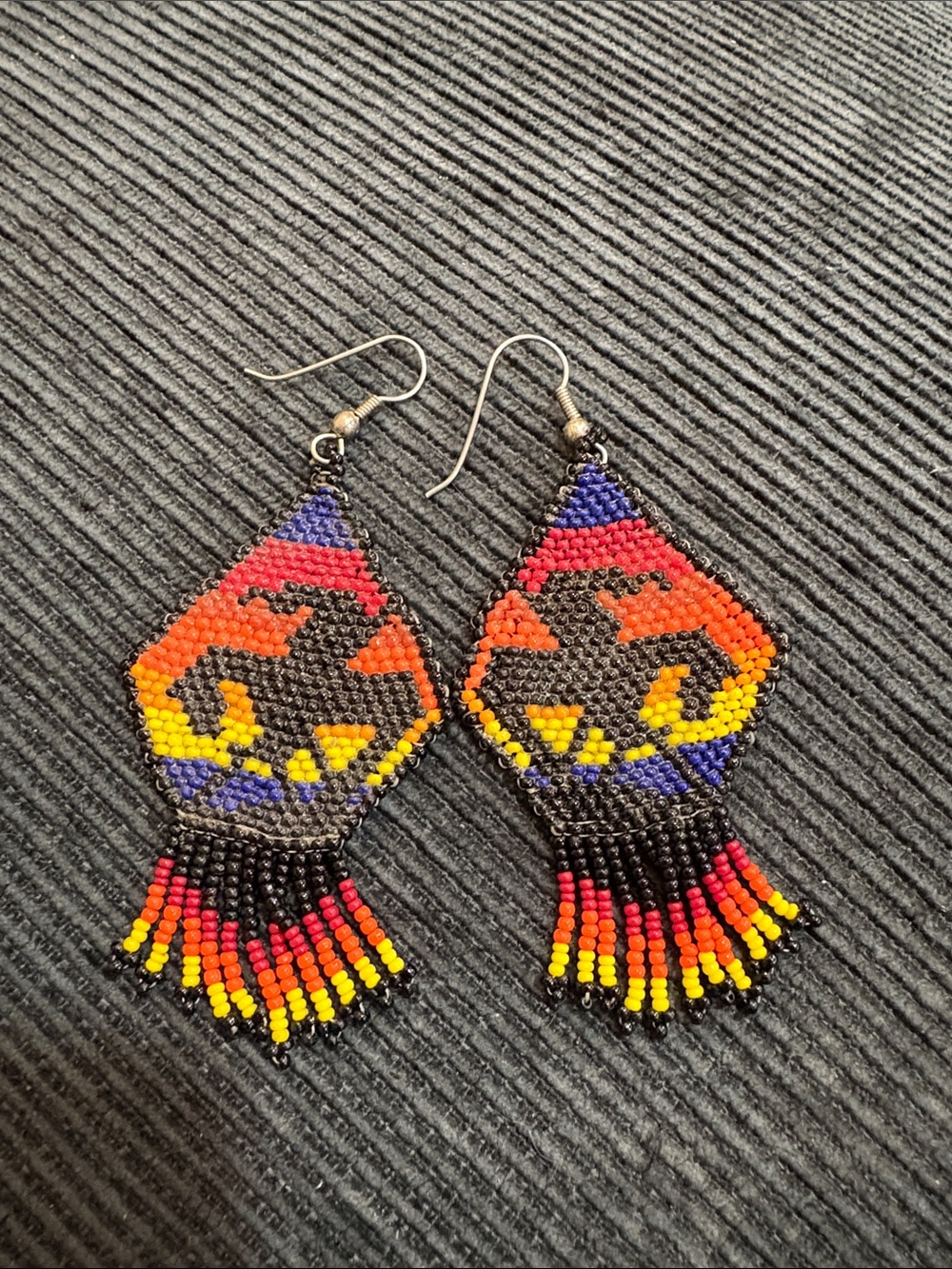 24-NATIVE AMERICAN BEADED EARRINGS END OF TRAIL 2